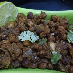 A picture of Kale chana masala.