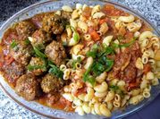Una foto de pasta corta