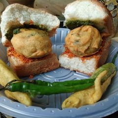 A picture of Mumbai Style vada pav.