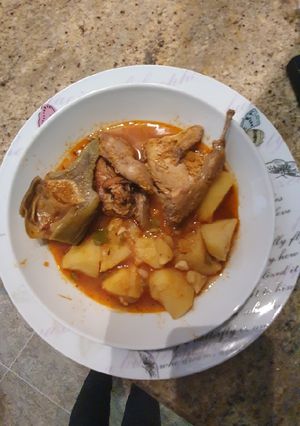 Foto principal de Codornices con patatas y alcachofas