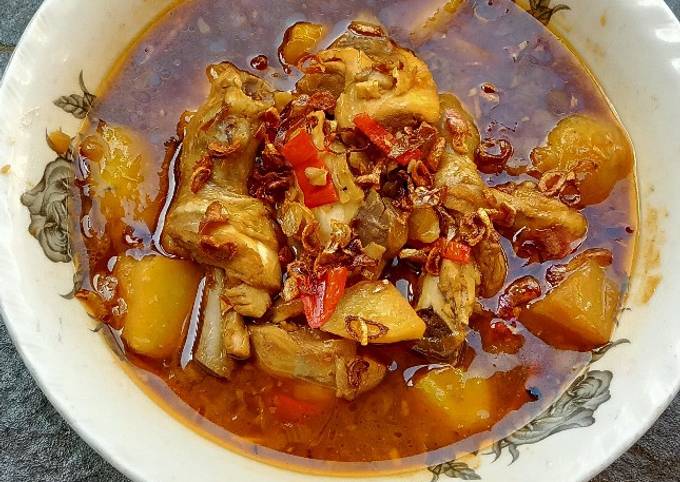 Semur ayam kentang