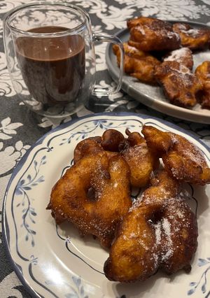 Una foto de Buñols de Carabassa (Buñuelos de Calabaza)