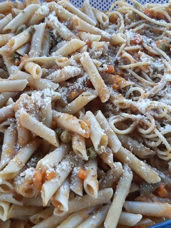 Una foto de Pasta con salsa de asado
