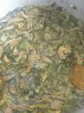 Pechuga c/ setas en salsa de hierva santa a la Mario, s