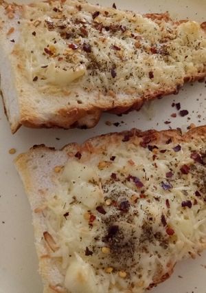 A picture of Cheese garlic bread.