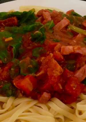 A picture of Spinach Linguine.