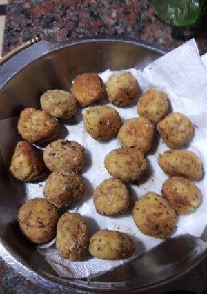 Una foto de Albóndigas de polenta y avena