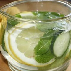 A picture of Detox water for flat tummy.