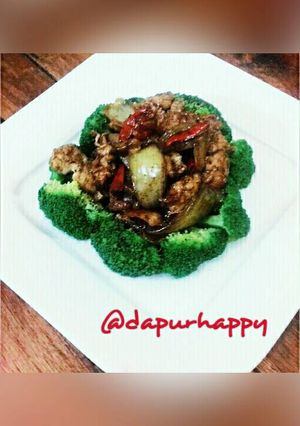 Foto resep Brocoli Siram Ayam Lada Hitam #sarapan day 3