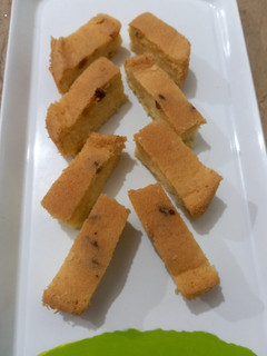A picture of Raisens cake 🍰🎂.