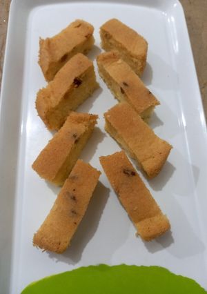 A picture of Raisens cake 🍰🎂.