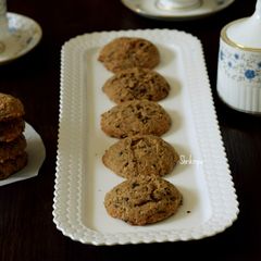 A picture of Eggless Coconut Flour Choco chip cookies.