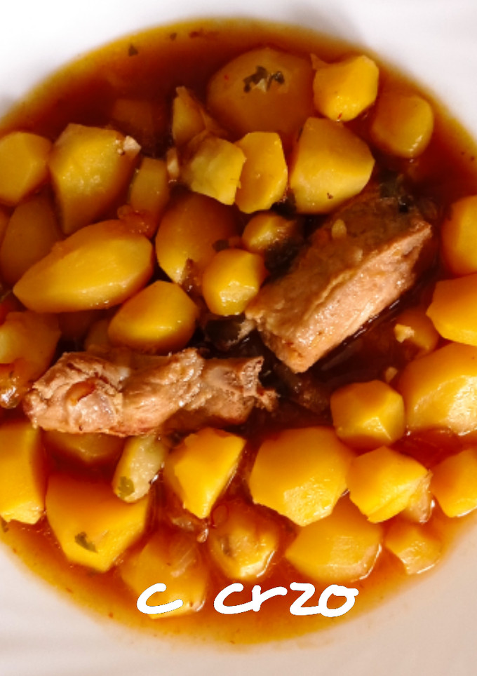 Una foto de Patatas minis con costillas