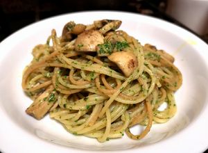 Foto de Esparguete com Cogumelos e Pesto de Coentros