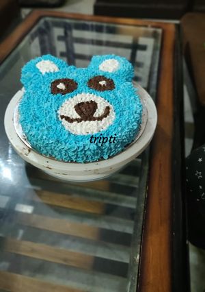 A picture of Teddy bear cake.