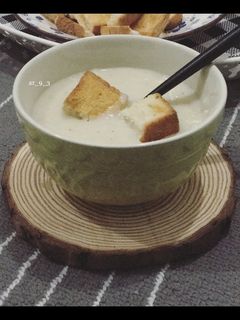 صورة لوصفة شوربة بيضاء بالشعيرية 🍜