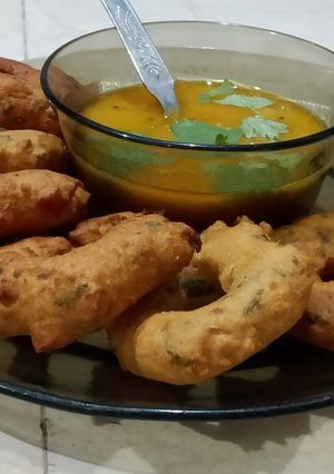 ઇન્સ્ટન્ટ મેંદુવડા (instant menduwada recipe in Gujarati) રેસીપી મુખ્ય ફોટો