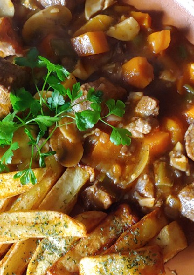 Una foto de Goulash Mediterráneo
