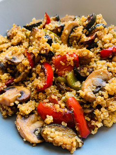 Una foto de Salteado de verduras y quinoa