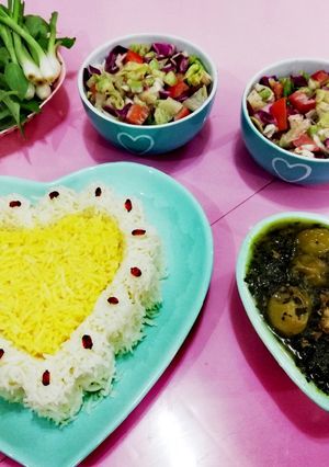 عکسی از دستور خورش آلوسبز