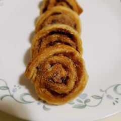 A picture of QUICK CINNAMON ROLL(USING PUFF PASTRY).