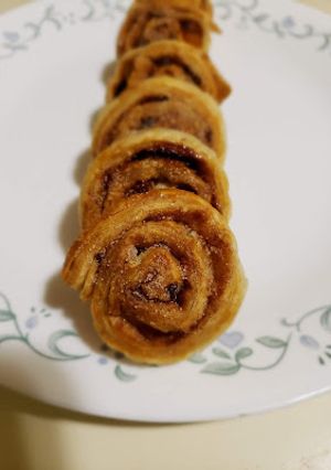 A picture of QUICK CINNAMON ROLL(USING PUFF PASTRY).