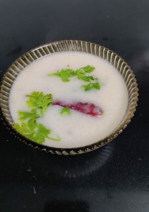 A picture of Singhara atta kadhi.