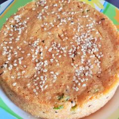 A picture of Savory semolina cake.
