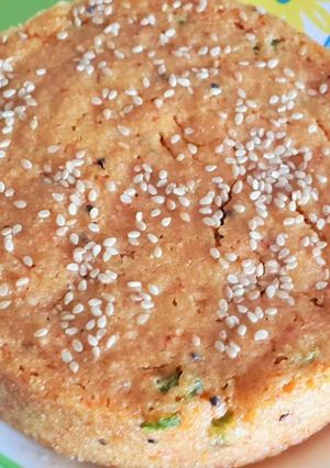 A picture of Savory semolina cake.