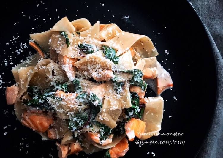 Simple Way to Prepare Quick Cream sauce salmon and spinach tangliolini