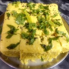 A picture of Khaman Dhokla.