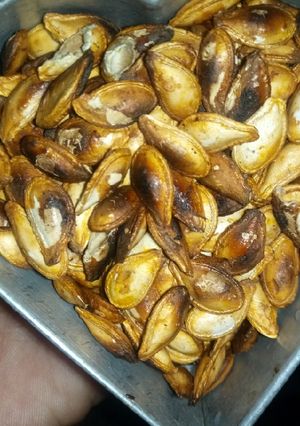 A picture of Fried pumpkin seed.