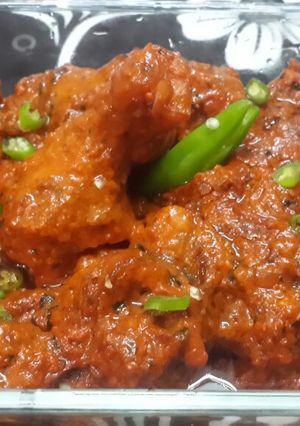 A picture of Mughlai Chicken Lababdar.