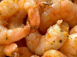 Hình của món Tôm Nõn Trộn Dầu Olive Provençale.