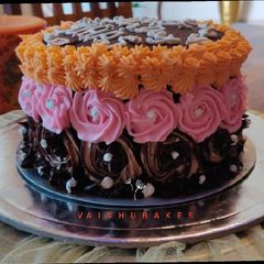 A picture of Chocolate Rossettes Cake.