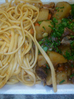 Una foto de Chanfainita con tallarines