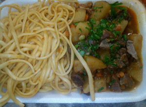 Una foto de Chanfainita con tallarines