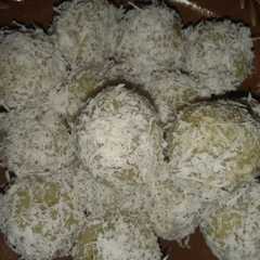 รูปของ Klepon ubi kuning
