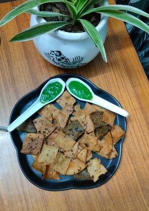 चपाती चिप्स(chapati chips recipe in hindi) रेसिपी मुख्य फोटो