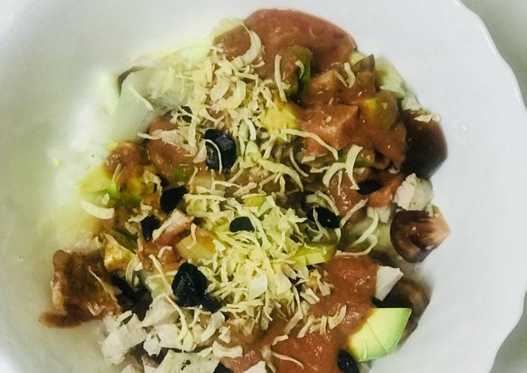 Ensalada de pavo con ajo negro