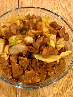 家常高麗菜炒豬肉 的食譜成品照片