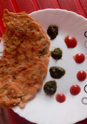 A picture of Jowar veg chilla.