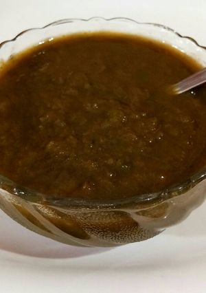 A picture of Carrot & coriander leaves ki khatti mithi chutney.