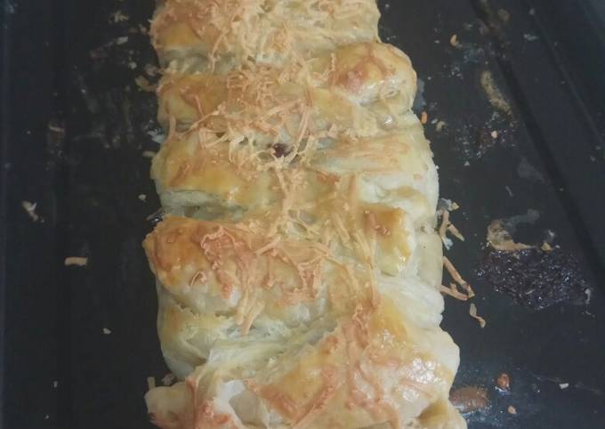 Langkah Mudah untuk Menyiapkan Strudel Pisang Coklat Keju yang Bisa Manjain Lidah