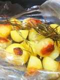 Patate al Saccoccio con Olio, Aglio, Sale e Rosmarino al Forno