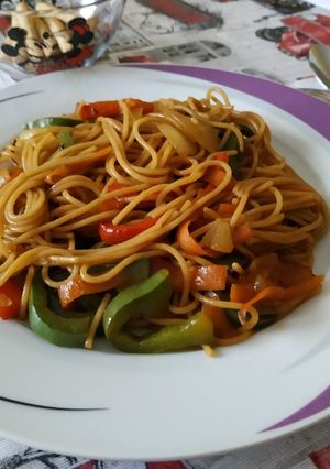 Foto principal de Espaguetis con verdura y soja