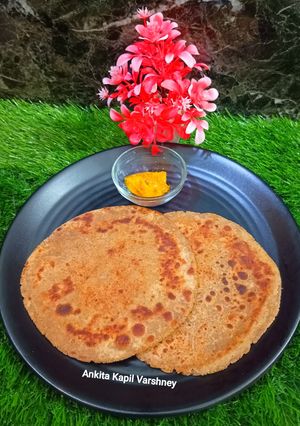 A picture of Millet Parathas.