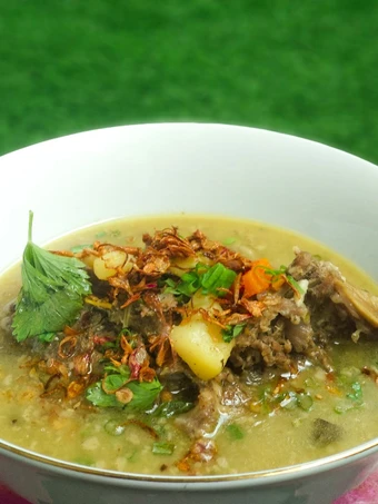 Cara Gampang Membikin Resep Sop Tulang sapi yang Bikin Ngiler Anti Ribet, Mantap Sekali