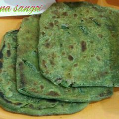 A picture of Palak Paneer Paratha.