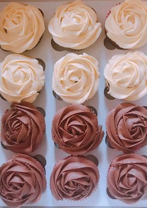 A picture of Butter cream /chocolate frosting.